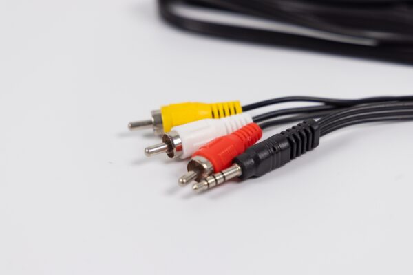 Cable Adaptador de 3.5mm a 3 RCA